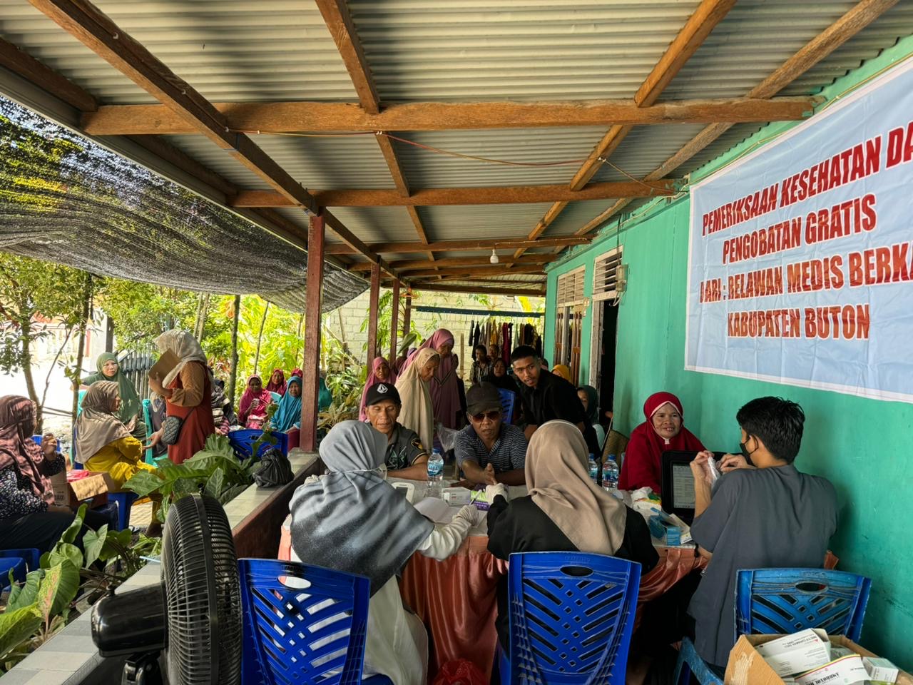 Bantu Wujudkan Derajat Kesehatan Masyarakat, Relawan Medis Berkah Sultra Beri Layanan Kesehatan Gratis