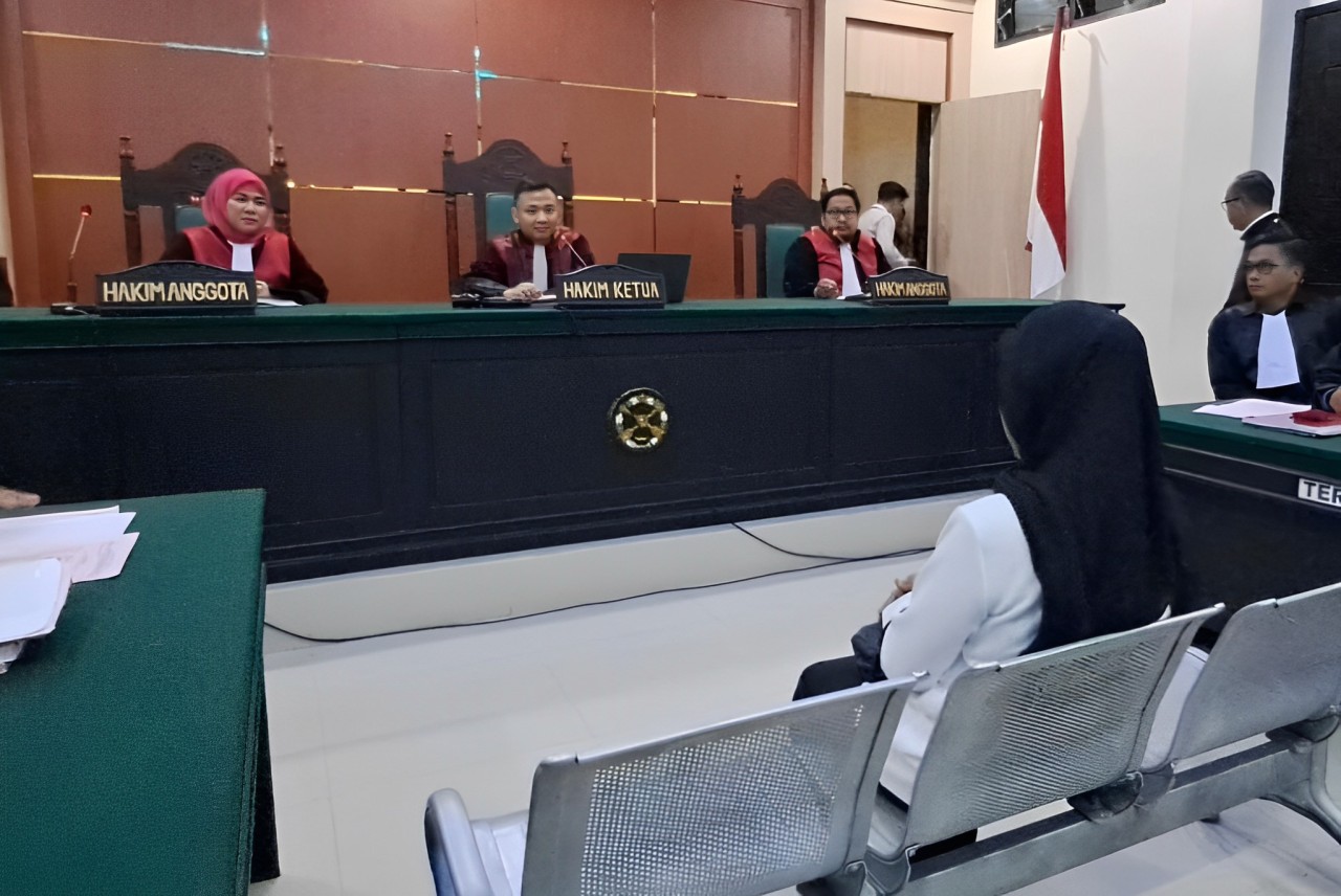 3 Saksi Anak Dihadirkan JPU dalam Sidang Perdana Guru Honorer di Konsel