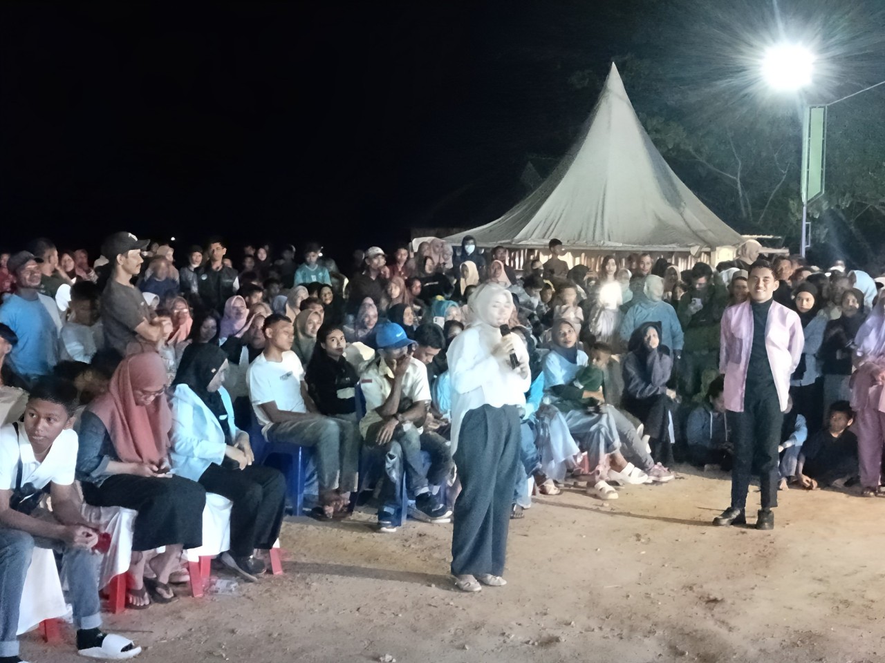 Dialog Tim Rumah Juang ASR-Hugua di Puncak Wakila Beri Berkah untuk UMKM