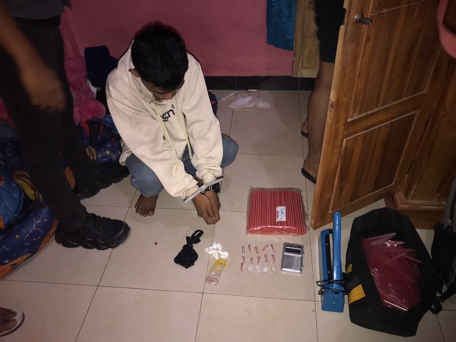 Polisi Gerebek Indekos di Kendari: Ungkap Jaringan Narkoba dari Lapas ke Empat Lokasi Distribusi