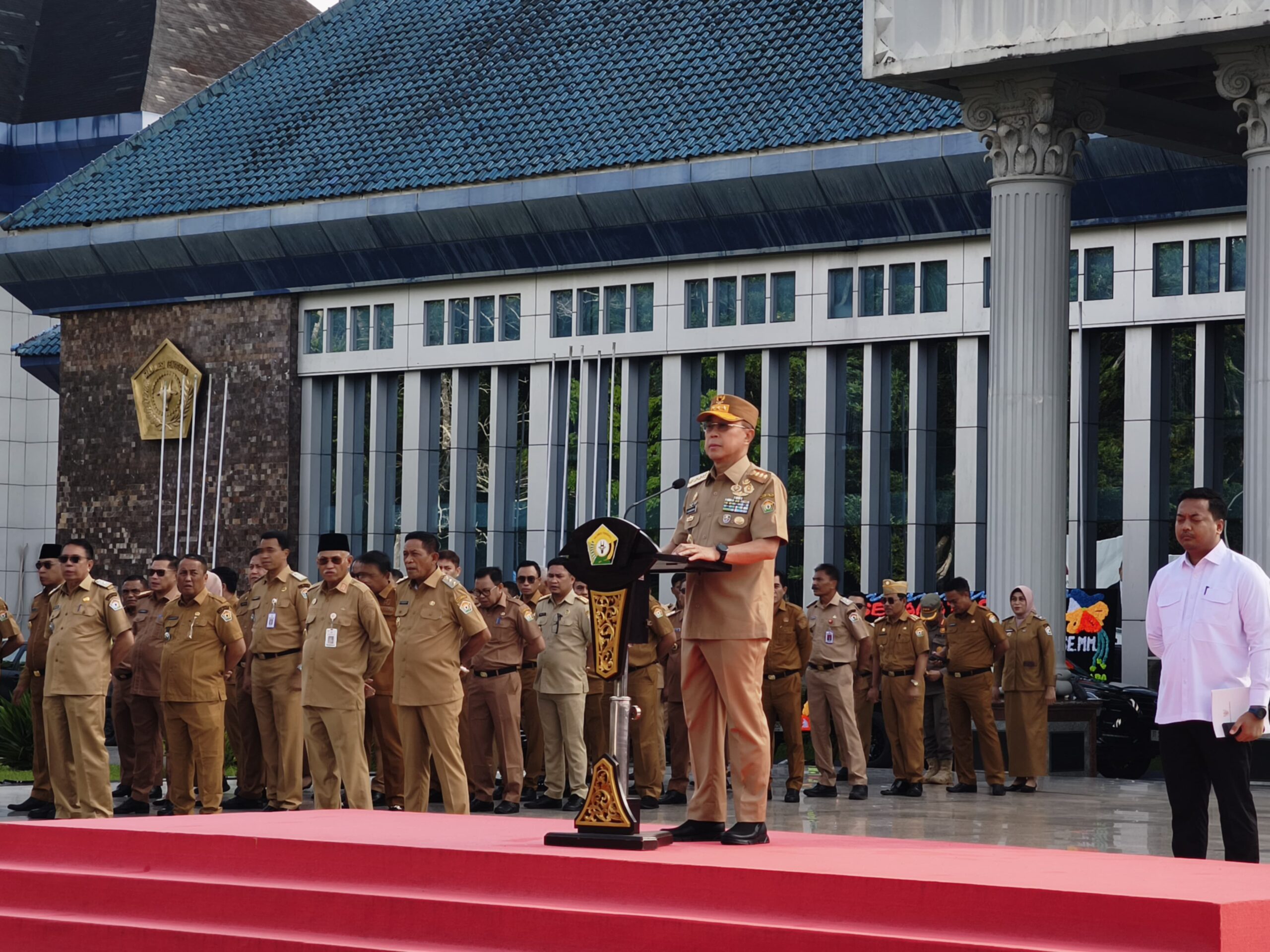 Pimpin Apel Perdana Sebagai Gubernur Sultra, ASR Instruksikan ASN Beri Pelayanan Terbaik