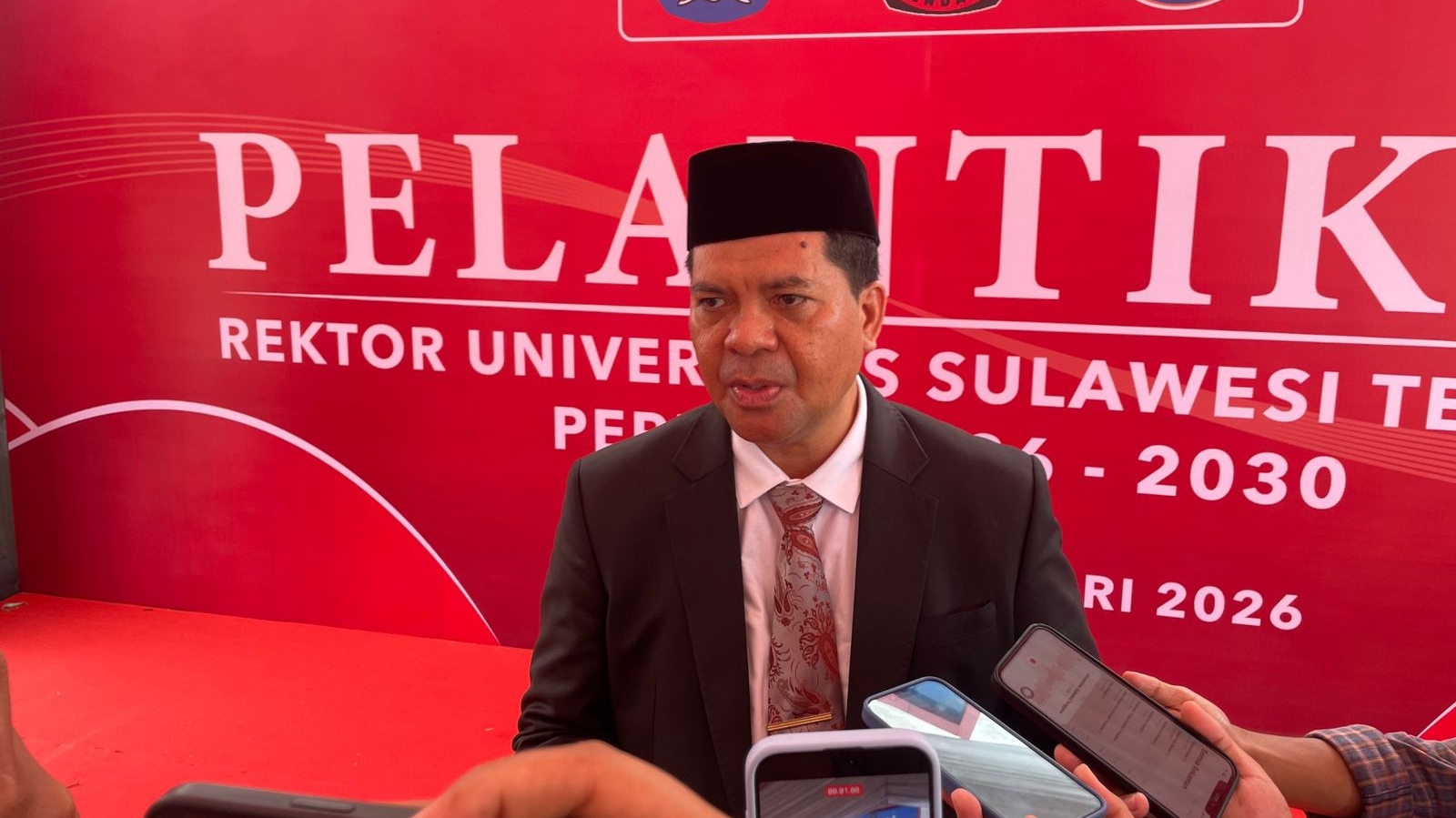 Jamhir Safani Resmi Dilantik Jadi Rektor Unsultra Periode 2026 -2030