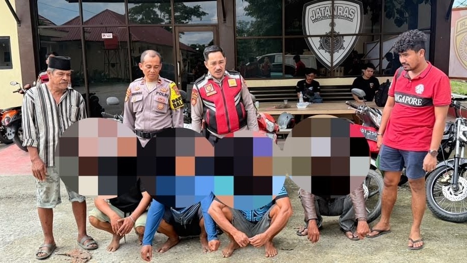 Arena Sabung Ayam di Kendari Terbongkar, 5 Orang Diamankan
