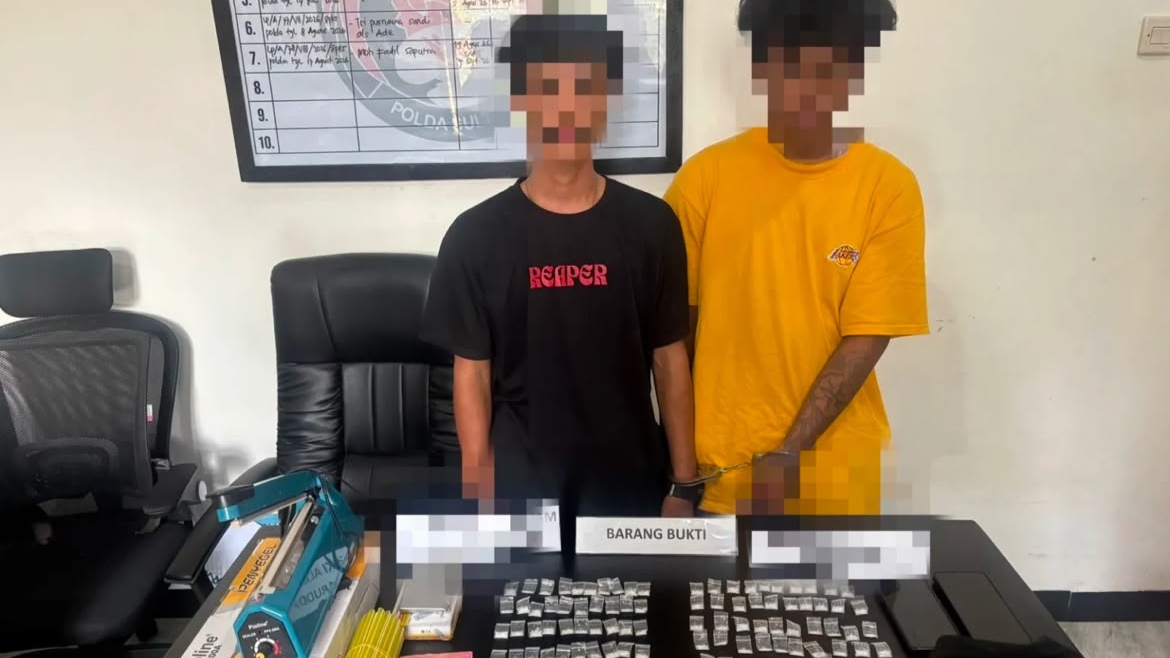 2 Pengedar di Kolaka Diringkus, 128 Paket Sabu-Sabu Siap Edar Disita